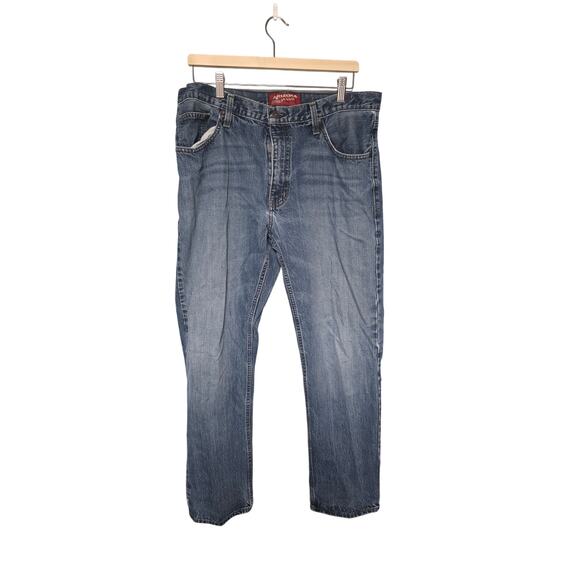 Men's Size 36x32 Medium Wash Straight Leg Jeans Relaxed  Basics Casual School - Picture 1 of 6